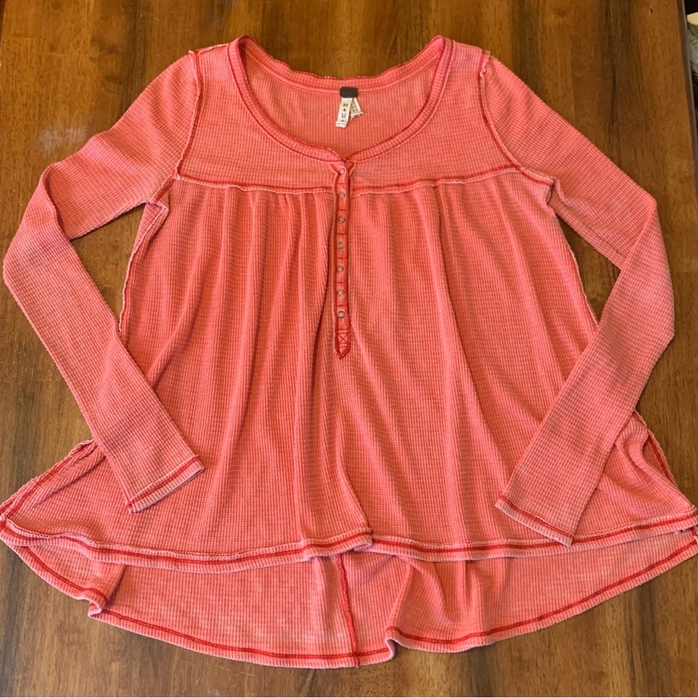 Free People We The Free Coral Kia Henley Top Medium waffle Swingy Babydoll Snap